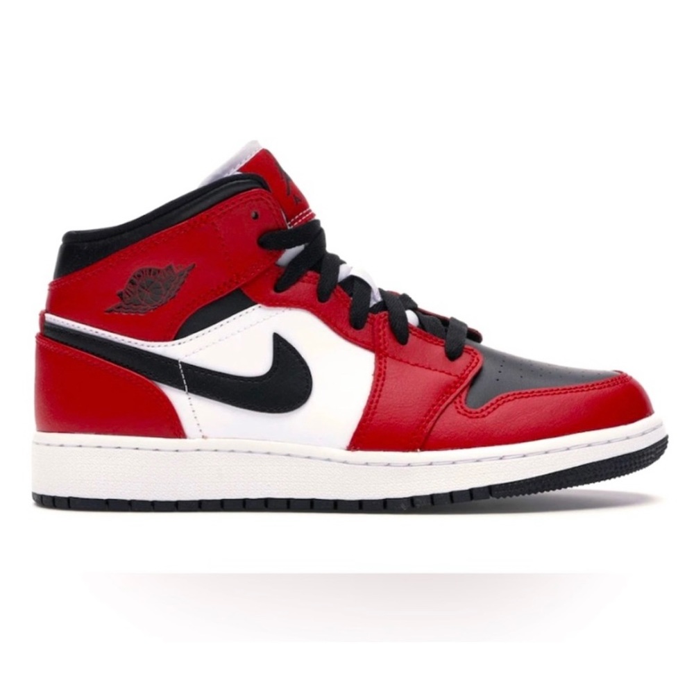 Nike Jordan 1 Mid Chicago Black Toe 2020